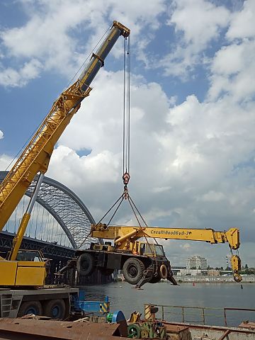 Grove GMK 4100L 